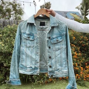 BDG Cropped Denim Jacket